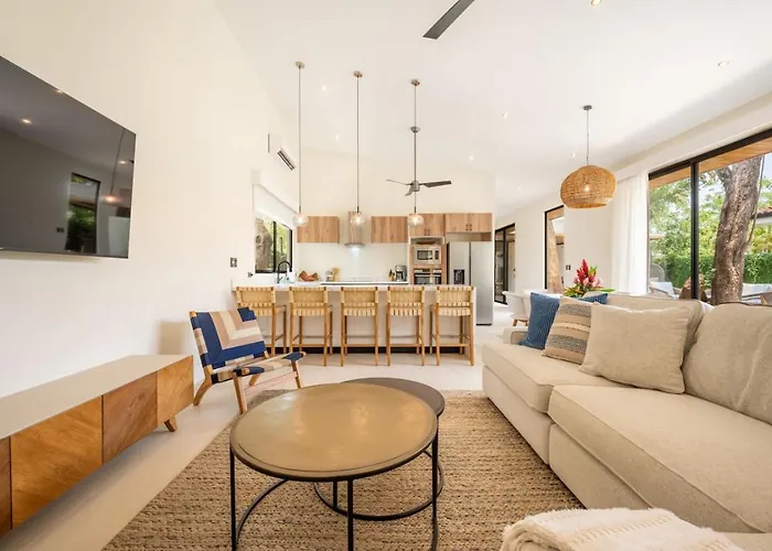 Casa Mira Flores, Five Min To Downtown Tamarindo